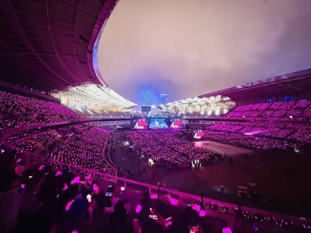 演出经济破圈：不止“为星奔赴”更因“一城倾心”